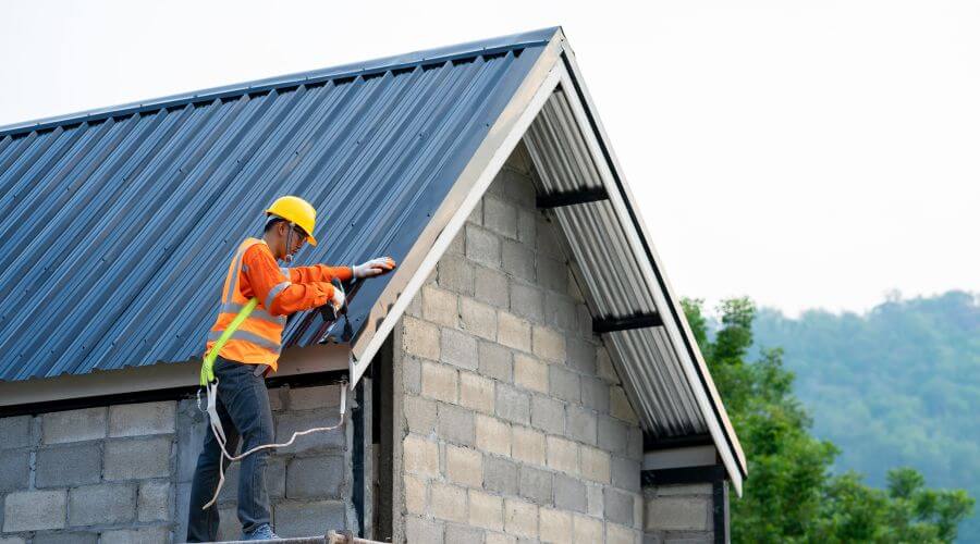 Professional gutter cleaning in Davison, MI